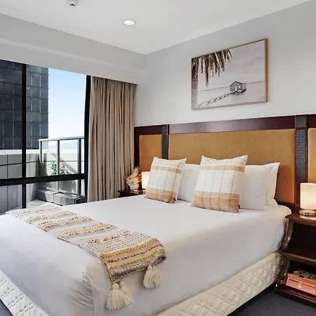 Luxurious Apt With Rooftop Pool Gym Tennis Carpark